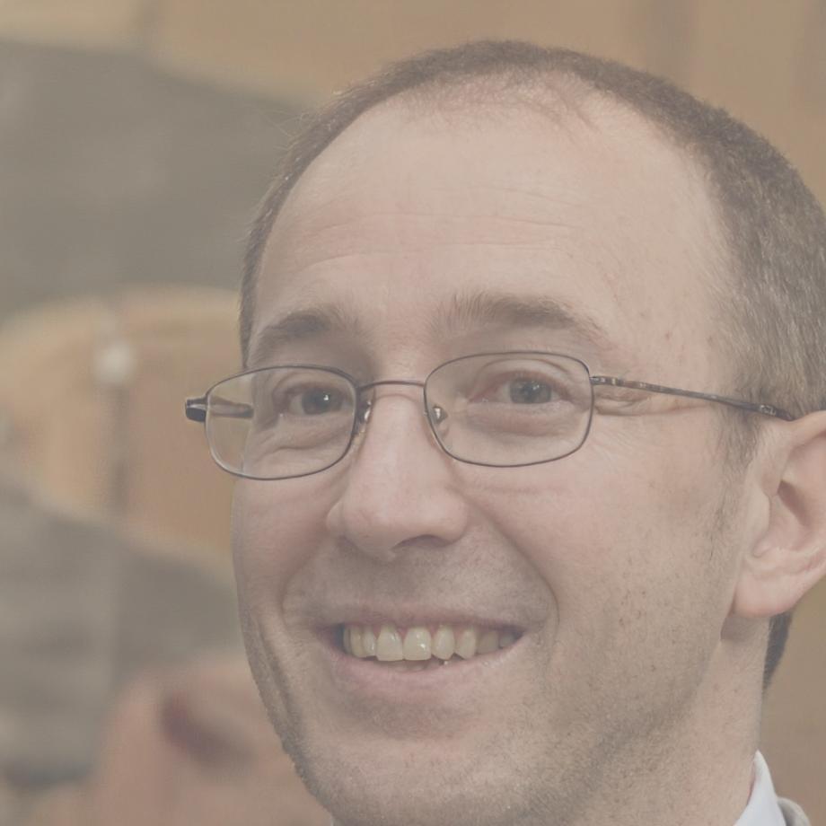 Marcus Weber, Senior Analyst